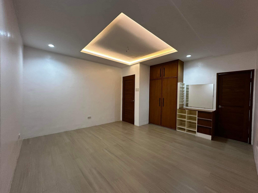 Bungalow House For Sale In Las Pinas