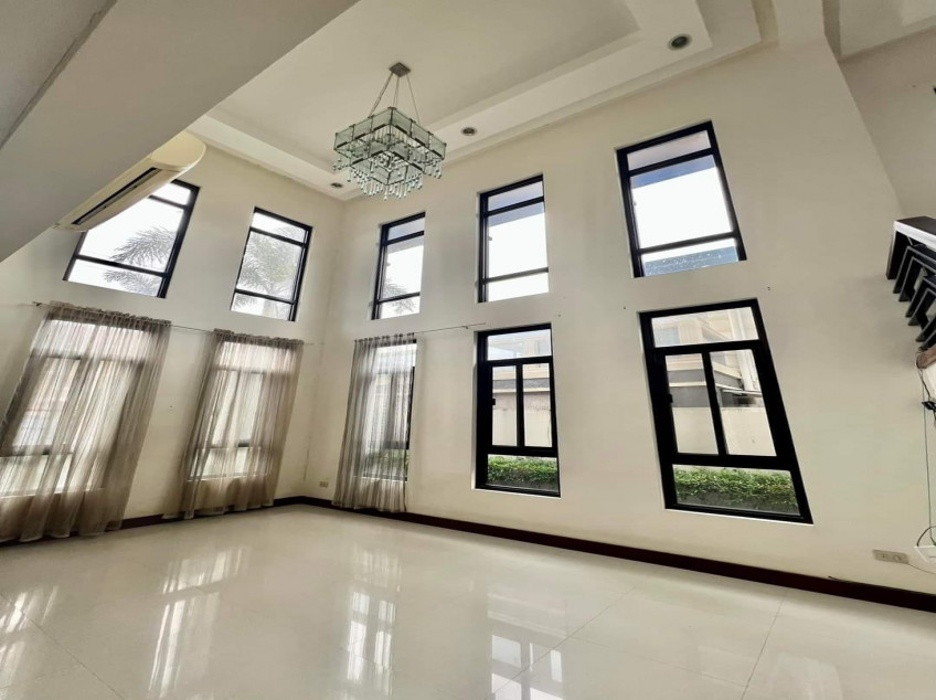 4BR House For Sale In Angeles City, Pampanga