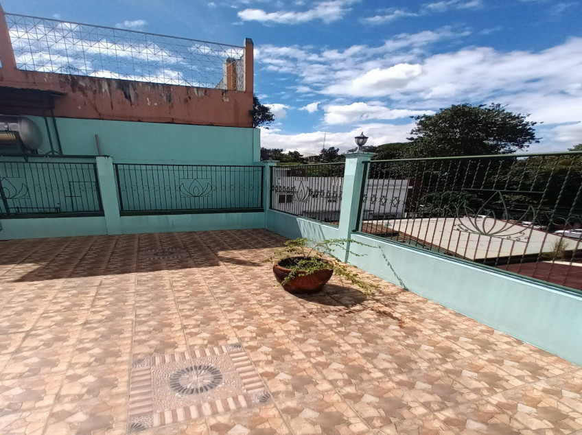 Sumakwel House And Lot In Caloocan For Sale