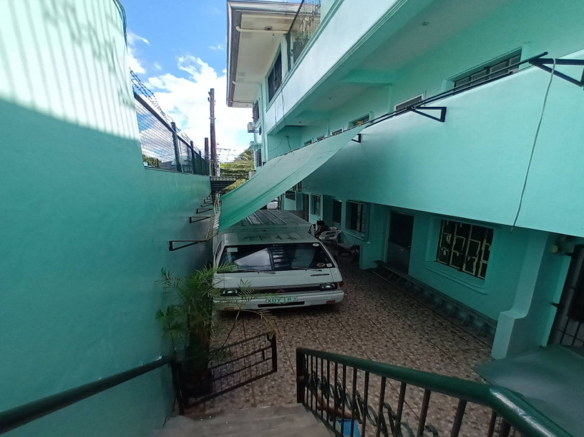 Sumakwel House And Lot In Caloocan For Sale