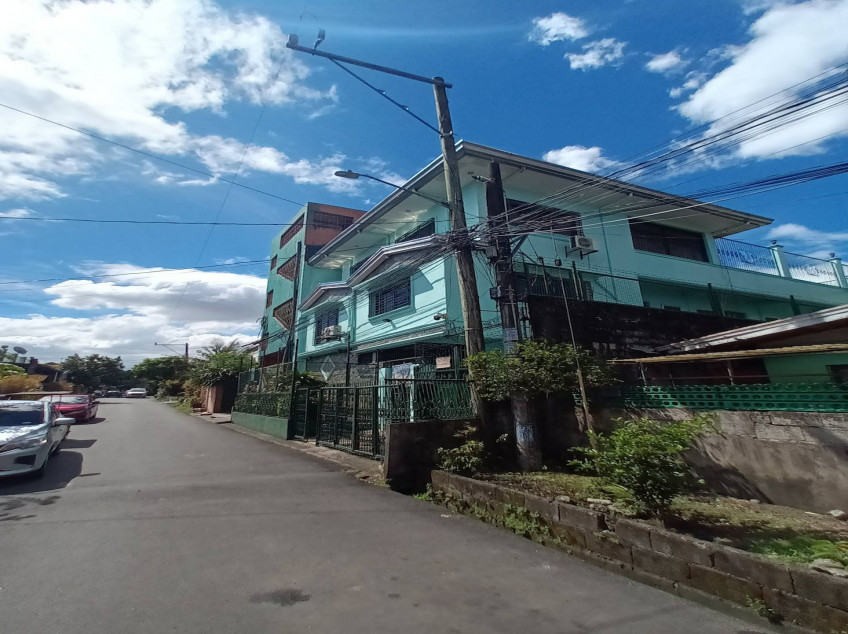 Sumakwel House And Lot In Caloocan For Sale