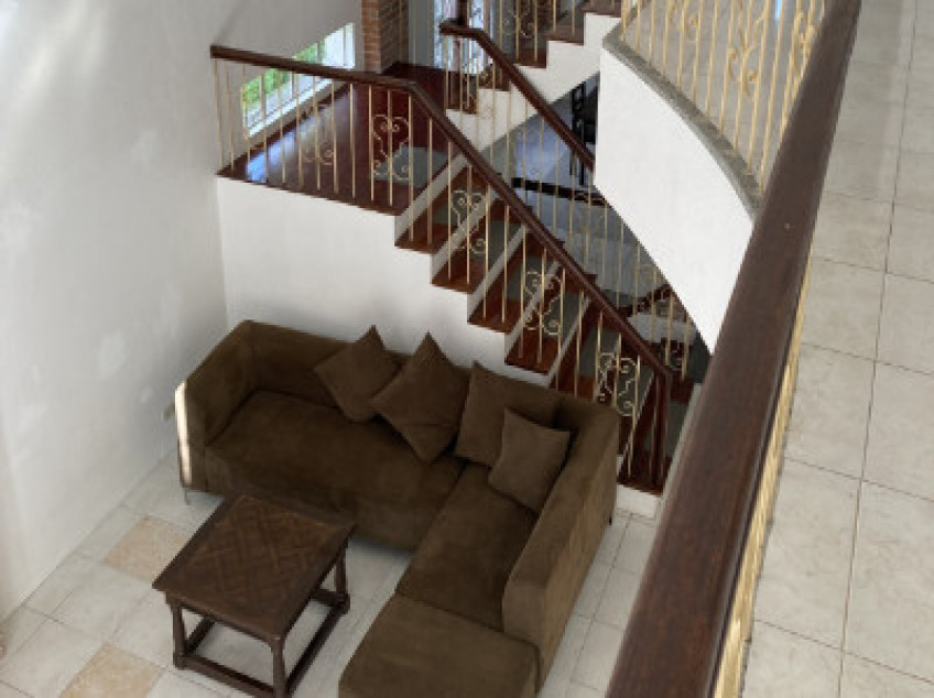 For Rent: 5 Bedroom House, 3 floors In Royale Tagaytay Estates