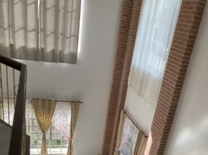 For Rent: 5 Bedroom House, 3 floors In Royale Tagaytay Estates