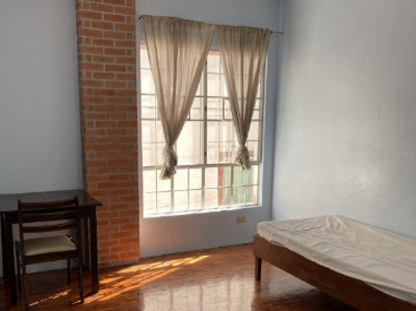 For Rent: 5 Bedroom House, 3 floors In Royale Tagaytay Estates