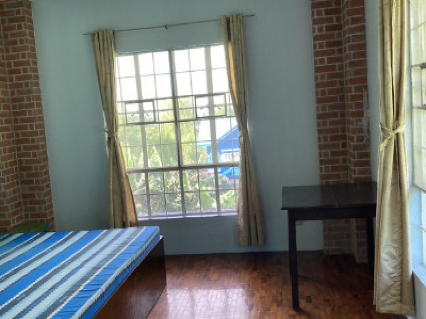 For Rent: 5 Bedroom House, 3 floors In Royale Tagaytay Estates