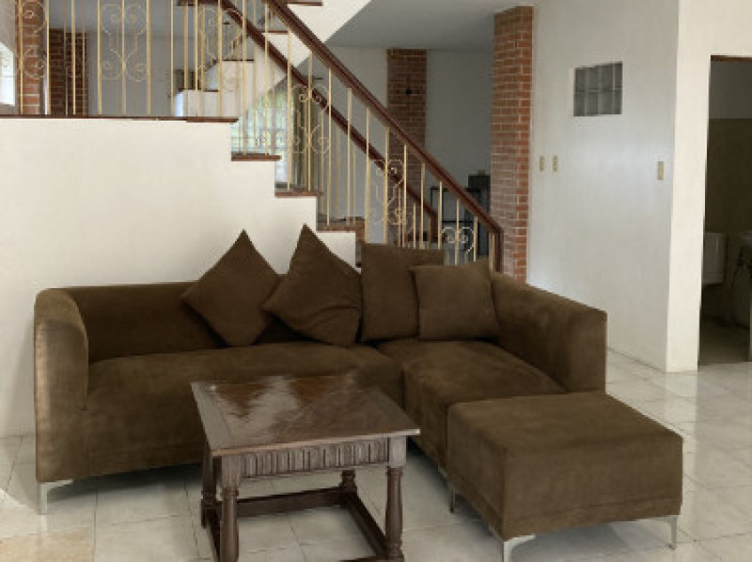 For Rent: 5 Bedroom House, 3 floors In Royale Tagaytay Estates