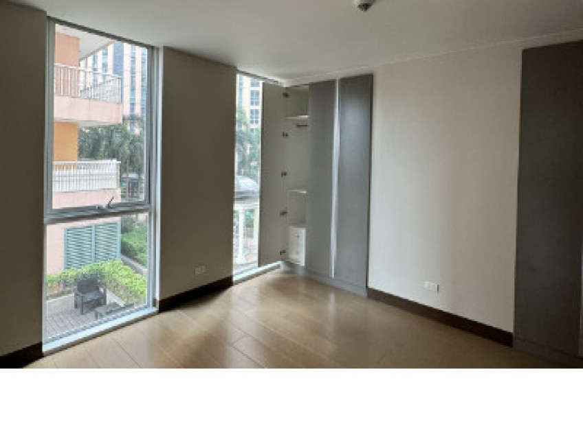 Rent To Own 1 Bedroom Condo For Sale In St. Mark Residences McKinley Hill Near Venice Grand Canal