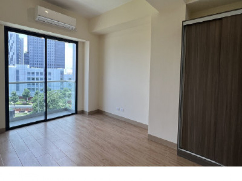 For Sale 3 Bedroom High End Rent To Own Condo In Albany McKinley West Near BGC