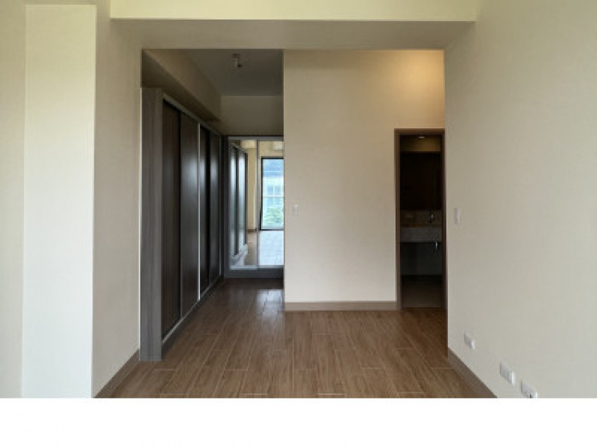 For Sale 3 Bedroom High End Rent To Own Condo In Albany McKinley West Near BGC