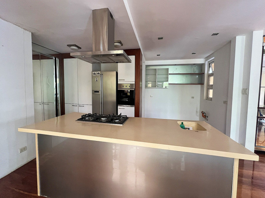 Ferndale Homes, Sampaguita Avenue, Quezon City, Metro Manila