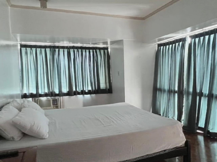 165 SQM 3 Bedrooms 3 Bathrooms Maid's Room With CR Fully Furnished In Mandaluyong