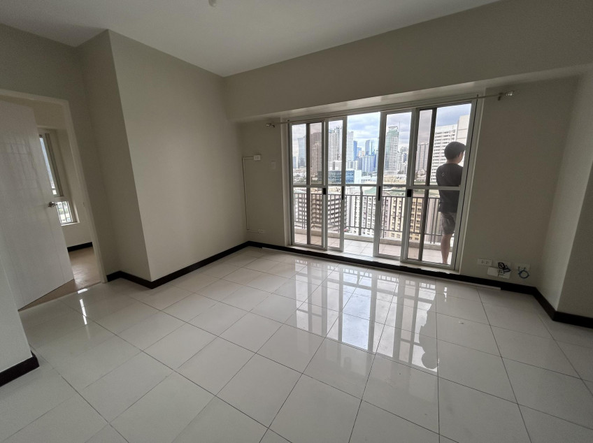 2 Bedrooms With 2 Balconies Condominium Unit At Sheridan Towers, Mandaluyong