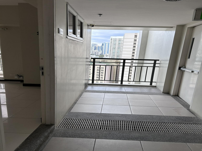 2 Bedrooms With 2 Balconies Condominium Unit At Sheridan Towers, Mandaluyong