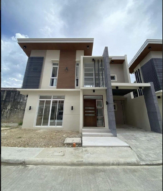 83 SQM House Villa For Sale-Primeworld District Mactan Lapu Lapu City, Cebu
