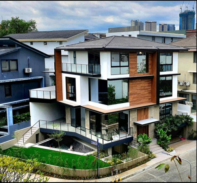 Brand New House For Sale In Woodland St. McKinley Hill, Taguig