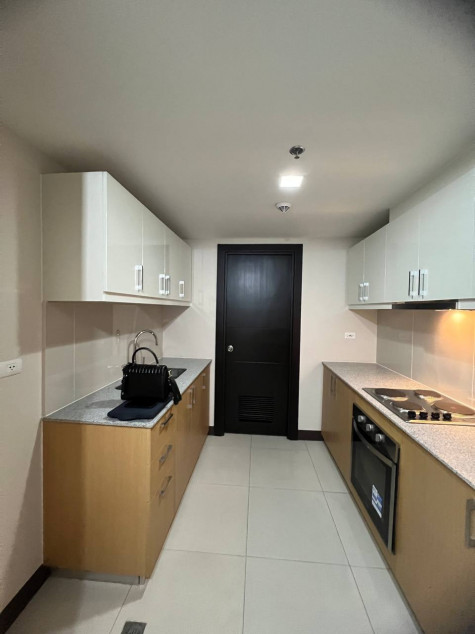 For Sale 3 Bedroom Rent To Own Condo Unit In Uptown Parksuites BGC