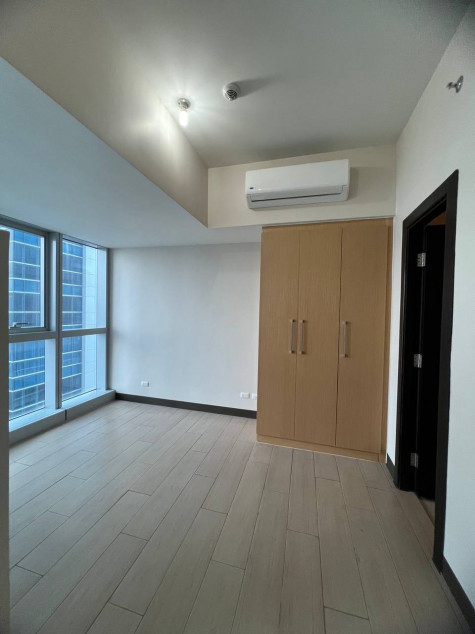 For Sale 3 Bedroom Rent To Own Condo Unit In Uptown Parksuites BGC