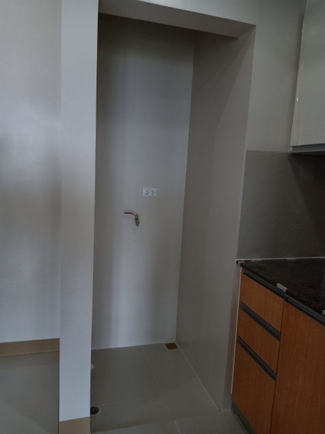 For Sale Executive Studio With Parking At Bayshore 1 Cluster 5 Parañaque