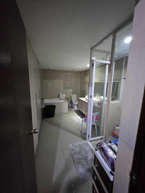 Stunning 5-Bedroom House With High Ceiling And Balcony In Cainta, Rizal