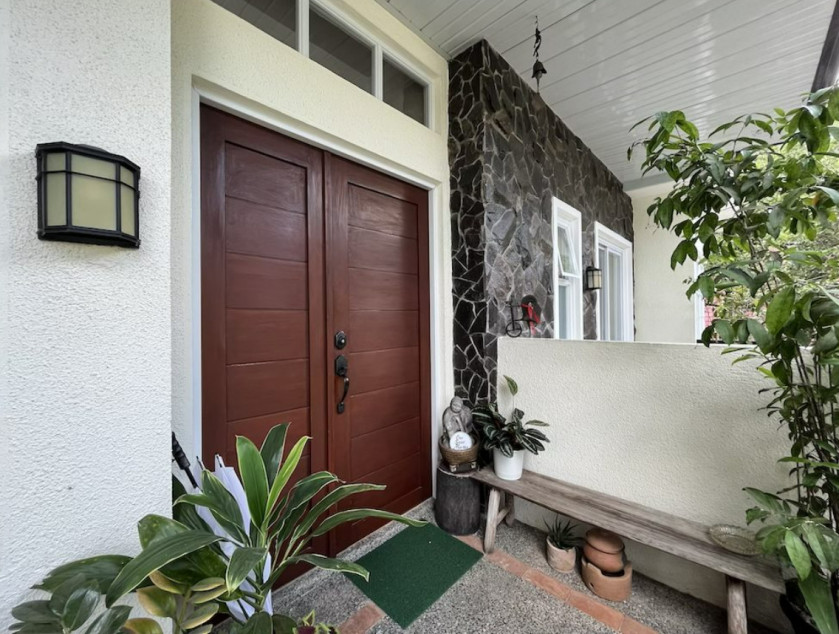 Charming Country House And Lot For Sale In Baguio City
