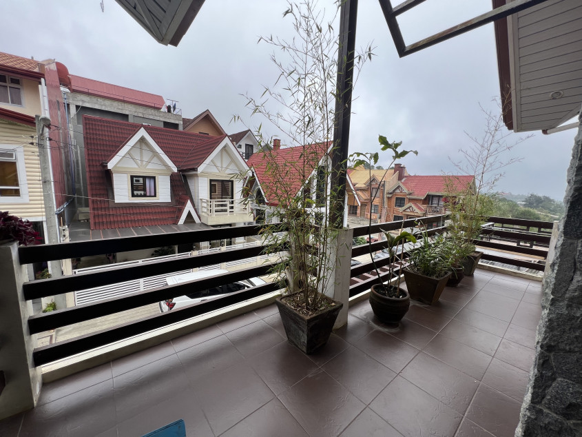 Cabin Log House And Lot For Sale In Baguio City