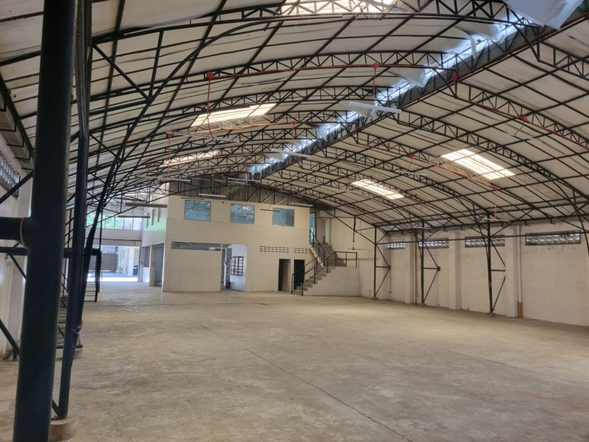 Commercial Building With Warehouse In Talamban, Cebu City