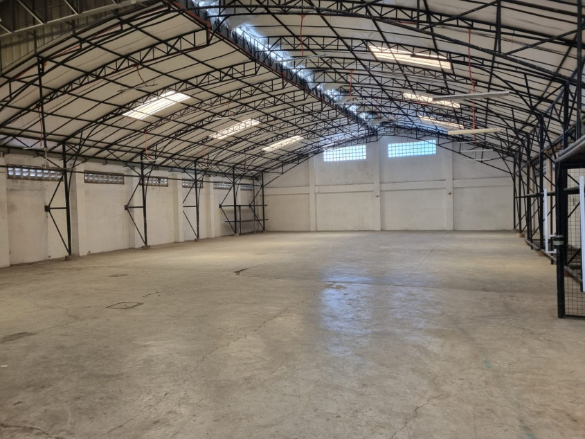 Commercial Building With Warehouse In Talamban, Cebu City