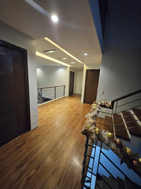 5-Bedroom House For Sale At Greenwoods Executive Village Cainta, Rizal