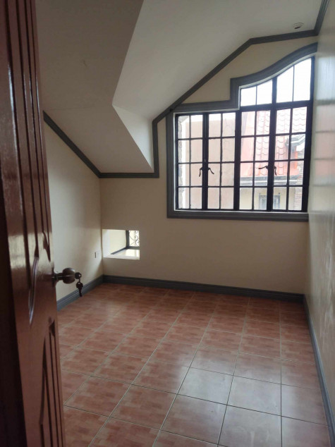 Townhouse And Lot For Sale | Jem 4, Tandang Sora, Quezon City