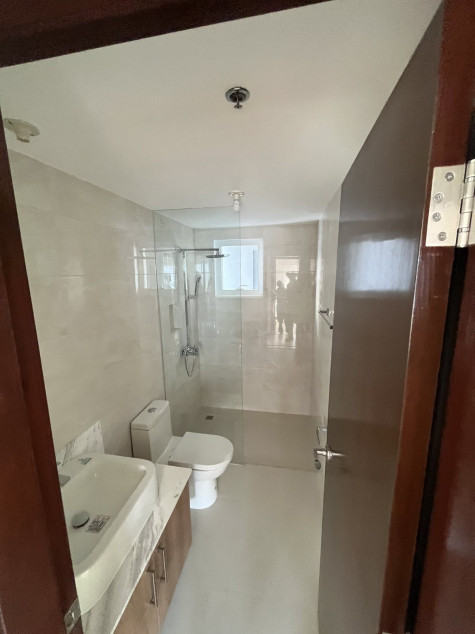 2 Bedroom With Maid's Room And Parking In Ortigas, Pasig