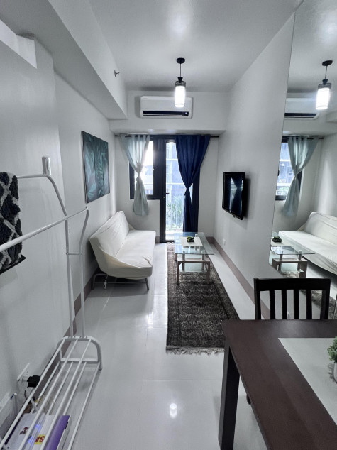 For Sale: 1 BR Family Suite With Balcony Facing Amenities At Shore 3 Tower 1  4/F Pasay City