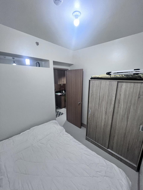 For Sale: 1 BR Family Suite With Balcony Facing Amenities At Shore 3 Tower 1  4/F Pasay City