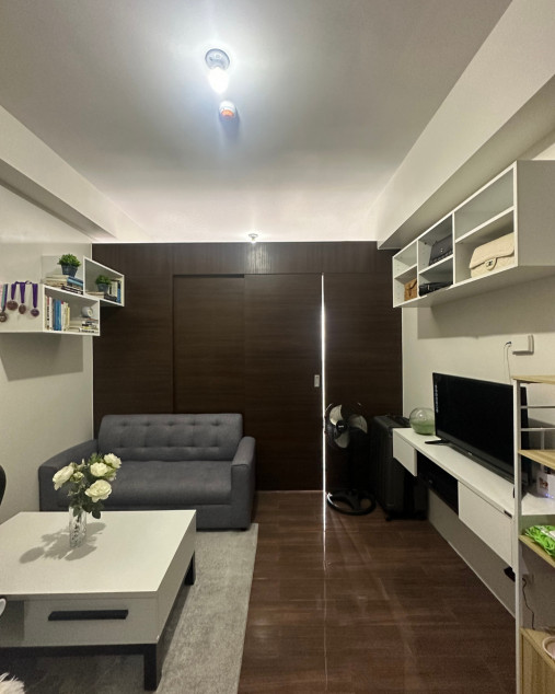 1 Bedroom Unit With Balcony At Air Residences, Makati