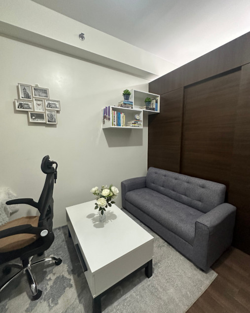 1 Bedroom Unit With Balcony At Air Residences, Makati