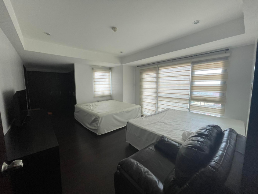 3 BR Condo For Rent With Parking Slot In Mandaluyong City