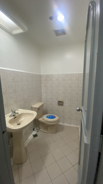 3 Bedroom Condo Unit With Parking For Lease In AIC Gold Tower Ortigas, Pasig City