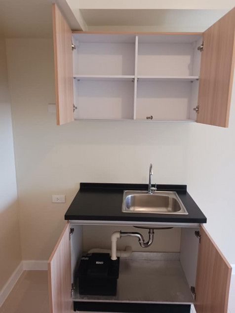 Studio Unit Condo For Sale In Makati Near Glorietta Greenbelt Makati Medical Center and Ayala Ave