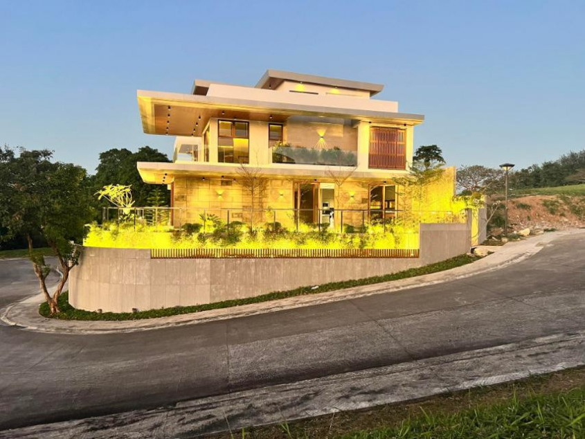 Brand New House And Lot At Ayala Greenfields Estate, Calamba, Laguna
