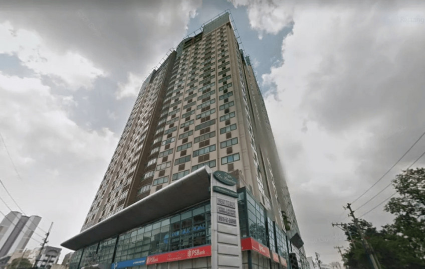 3BR Bi-Level Penthouse With Golf Course View At Lee Gardens, Mandaluyong For Sale