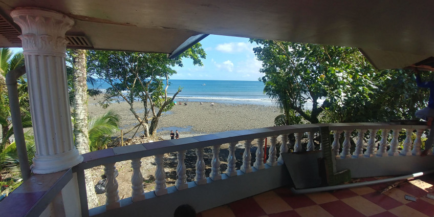 Beach House In Real, Quezon