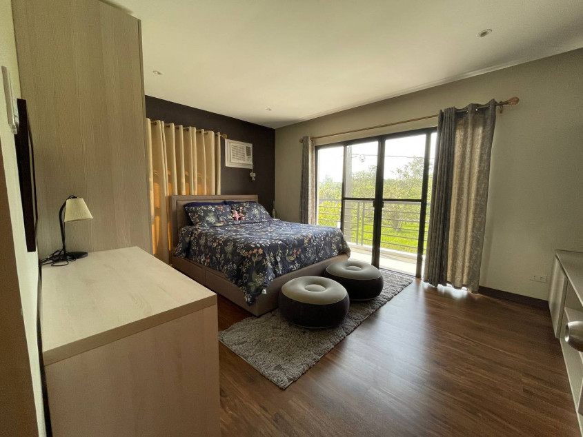 5 Bedroom Cozy Rest House In Tagaytay