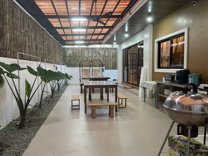 5 Bedroom Cozy Rest House In Tagaytay