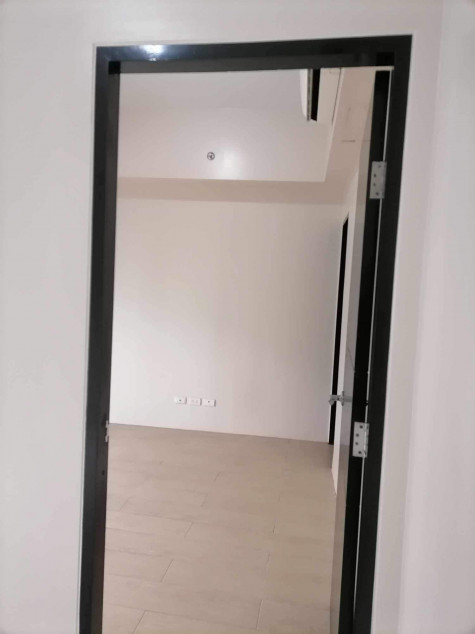 44.9 SQM Condo For Sale In 81 Newport Blvd, Pasay City