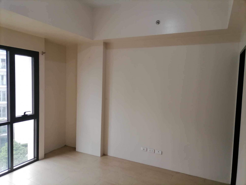 44.9 SQM Condo For Sale In 81 Newport Blvd, Pasay City