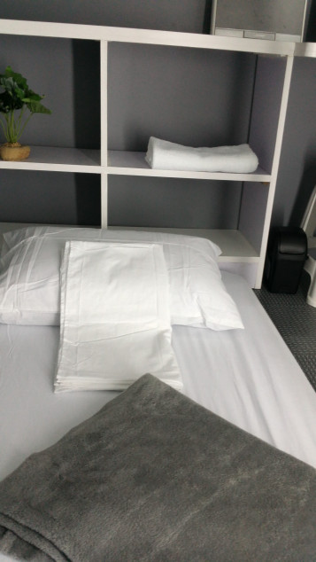 Ervoruto Hostel Makati - Basic Room For Rent