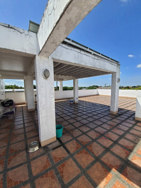 10 Bedrooms House And Lot With Swimming Pool In Vista Verde Exclusive Village Cavite