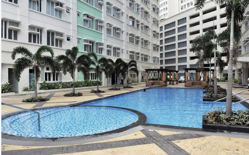 Resale 2 Bedroom Condo In Front Of SM Manila With Parking