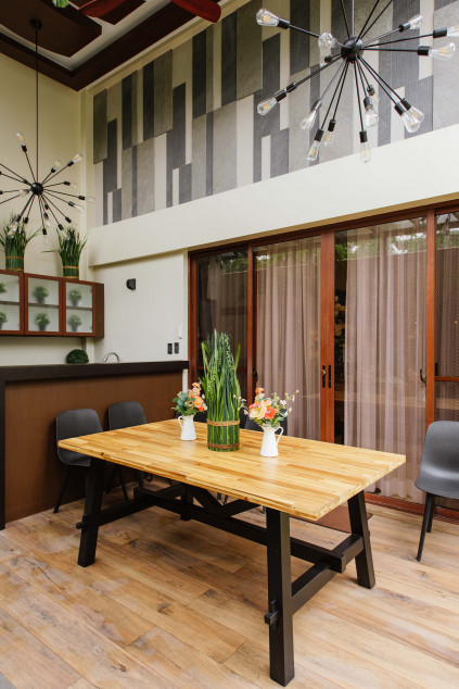 For Sale: 6 Bedroom Modern House And Lot In Multinational Village, Parañaque City