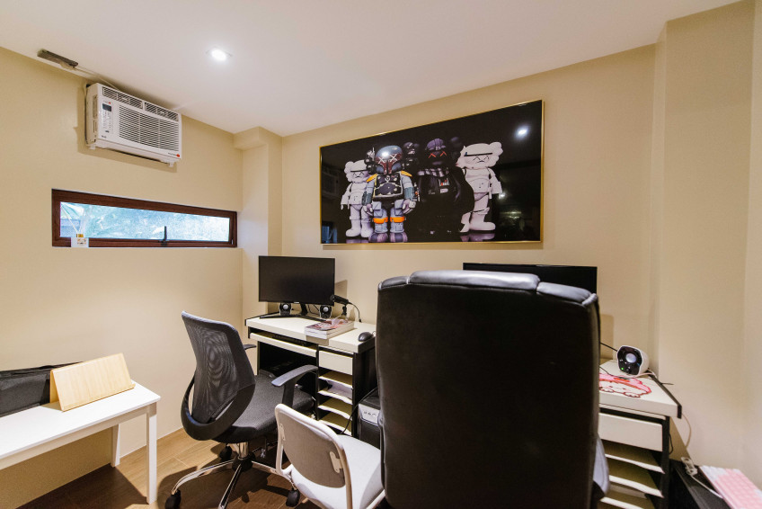 For Sale: 6 Bedroom Modern House And Lot In Multinational Village, Parañaque City