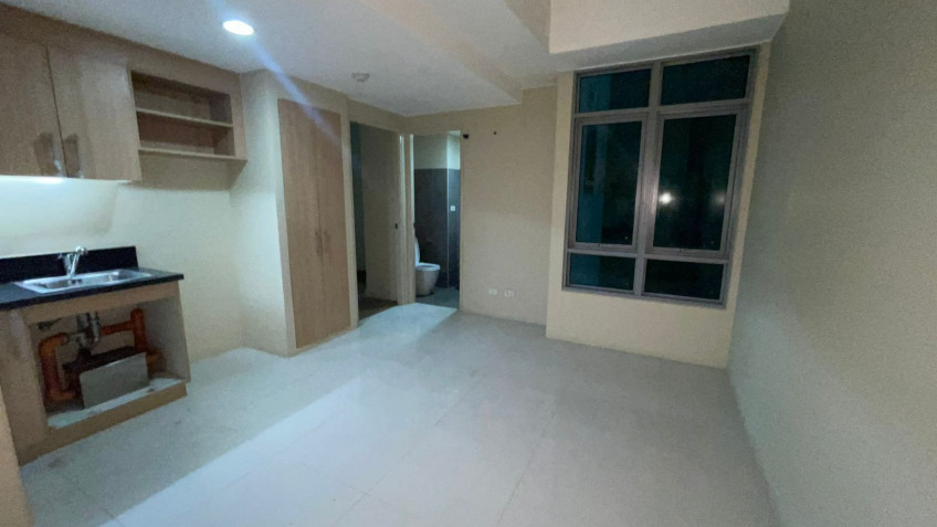 For Sale One Bedroom in Salcedo Square, Leviste Street, Makati
